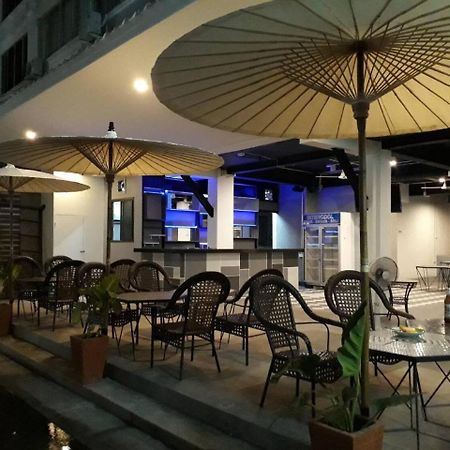 Happy Bou Jomtien Hotell Pattaya Exteriör bild