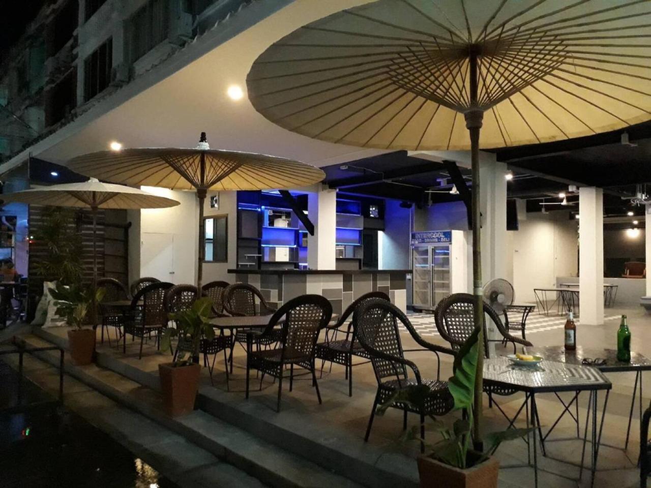 Happy Bou Jomtien Hotell Pattaya Exteriör bild
